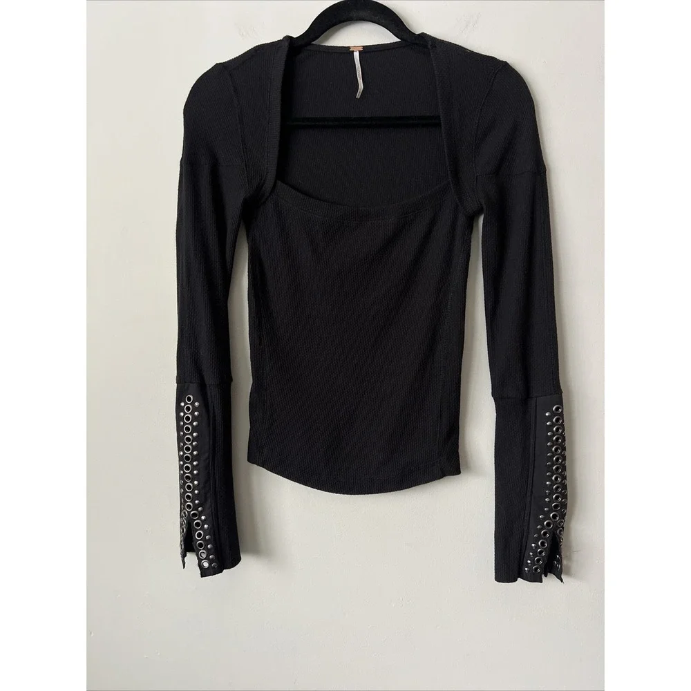 Free People A Little Unruly Thermal Pullover Black Metal Sleeve Size XS Fall